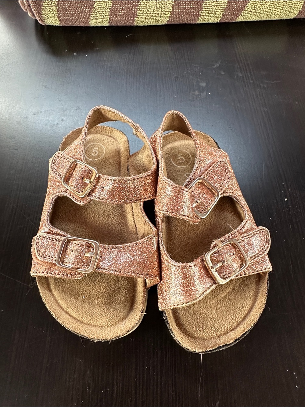 Cat & Jack size 5 Glitter Buckle Sandals in Rose Gold